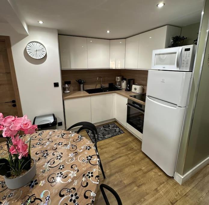 Le Briand Appartement 4Etoiles Nancy Thermal Cosy Avec Terrasse Wifi Kültér fotó